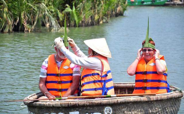 basket boat tour hoi an